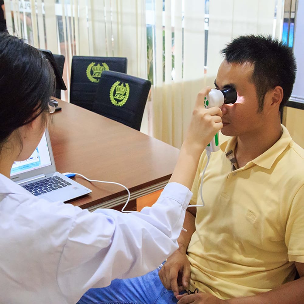 So machen Sie ein Bild von Ihrem Auge für Iridologie?